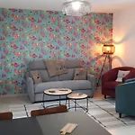 Semesterbostad Miel Et Groseilles Rogy